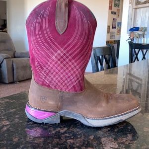 9 1/2 square toe ariat boots